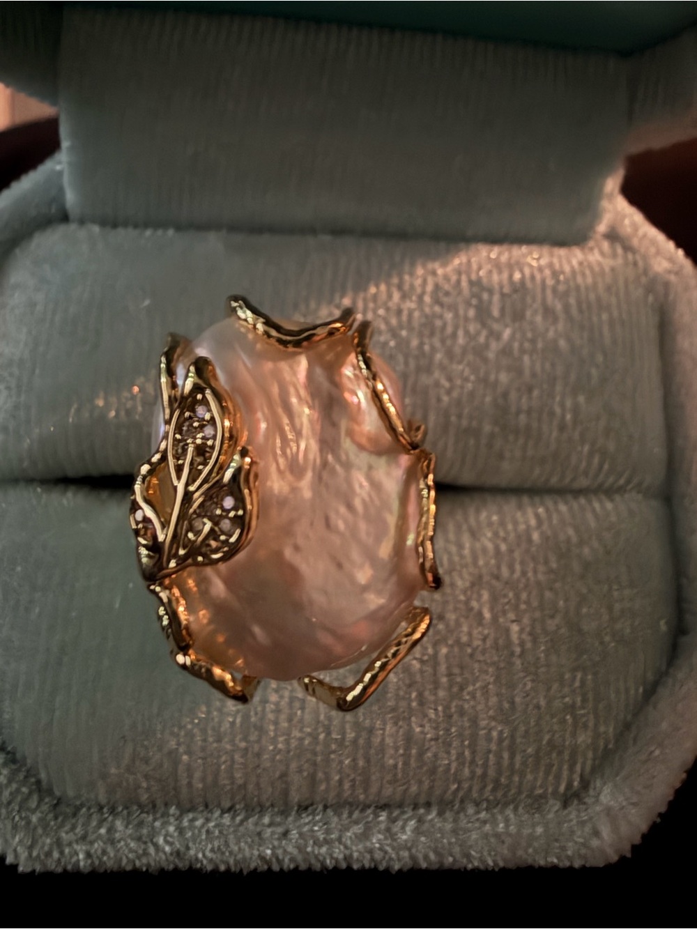 Gold-Trim Baroque Pearl Leaf Ring adjustable